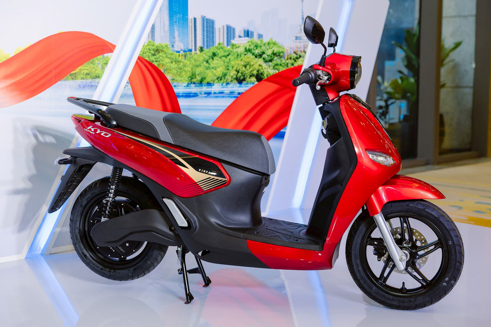 VinFast ra mắt 2 mẫu xe máy điện mới: Cốp rộng hơn Honda SH Mode, đi Hà Nội - Thanh Hóa chỉ trong 1 lần sạc
